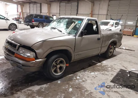 2000 Chevrolet S-10 Ls z USA, uszkodzony, nr VIN 1GCCS1441Y8161352